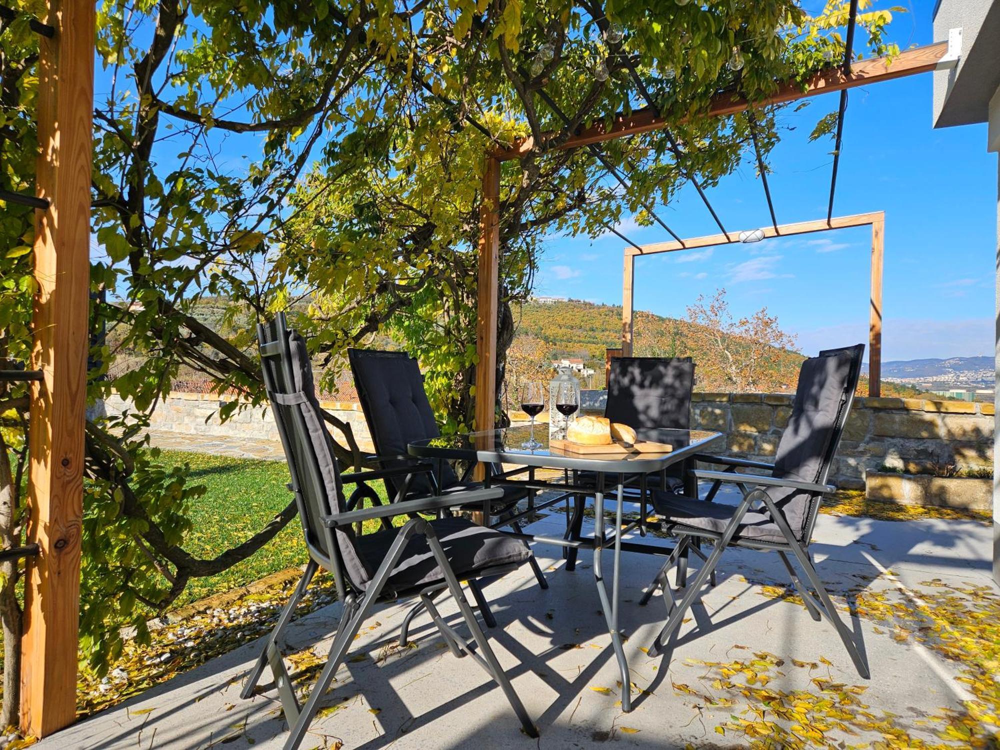 Casa Miranda - Family Comfort In A Quiet Area, Near The Sea, With Bbq And Free Parking Zgornje Skofije Ngoại thất bức ảnh